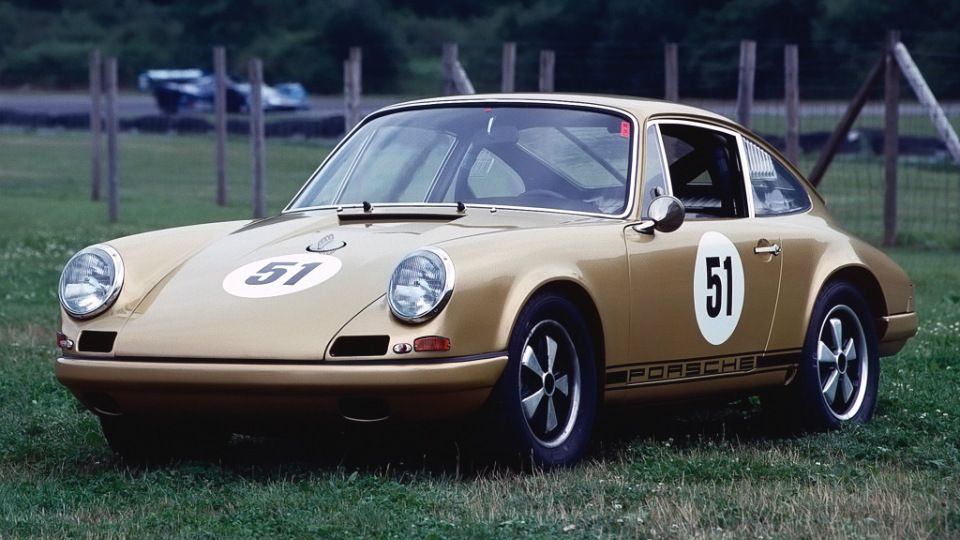 Porsche пуска специално 911