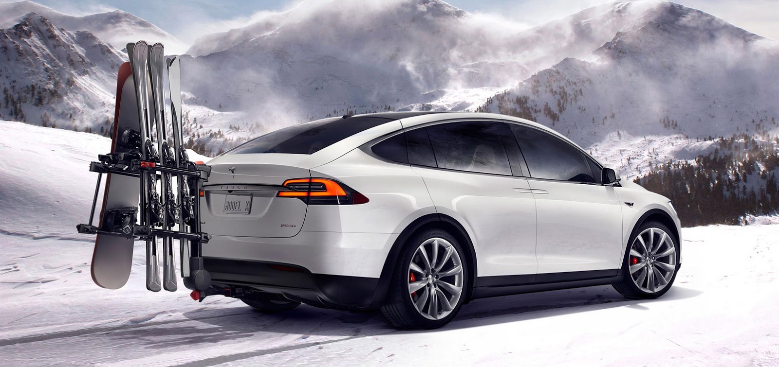Tesla свали цената на Model X с 52 000 долара