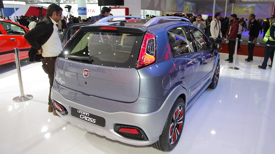 Fiat показа нов всъдеходен хечбек