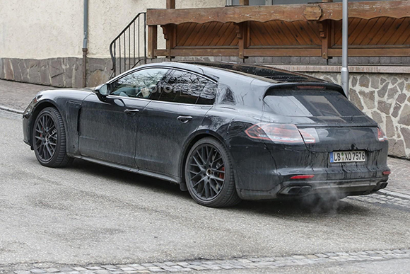 Новото Porsche Panamera ще се предлага и като комби