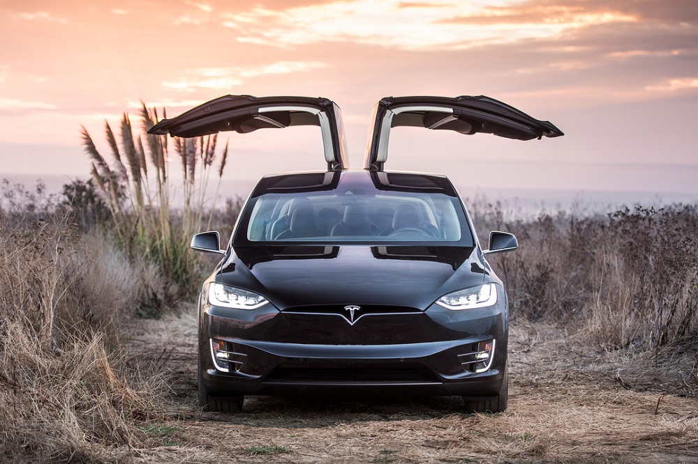 Tesla изтегля Model X от пазара