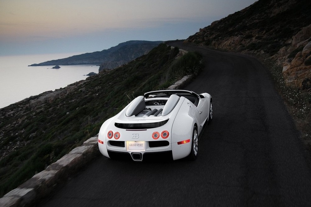 Bugatti изтегля Veyron в сервизите