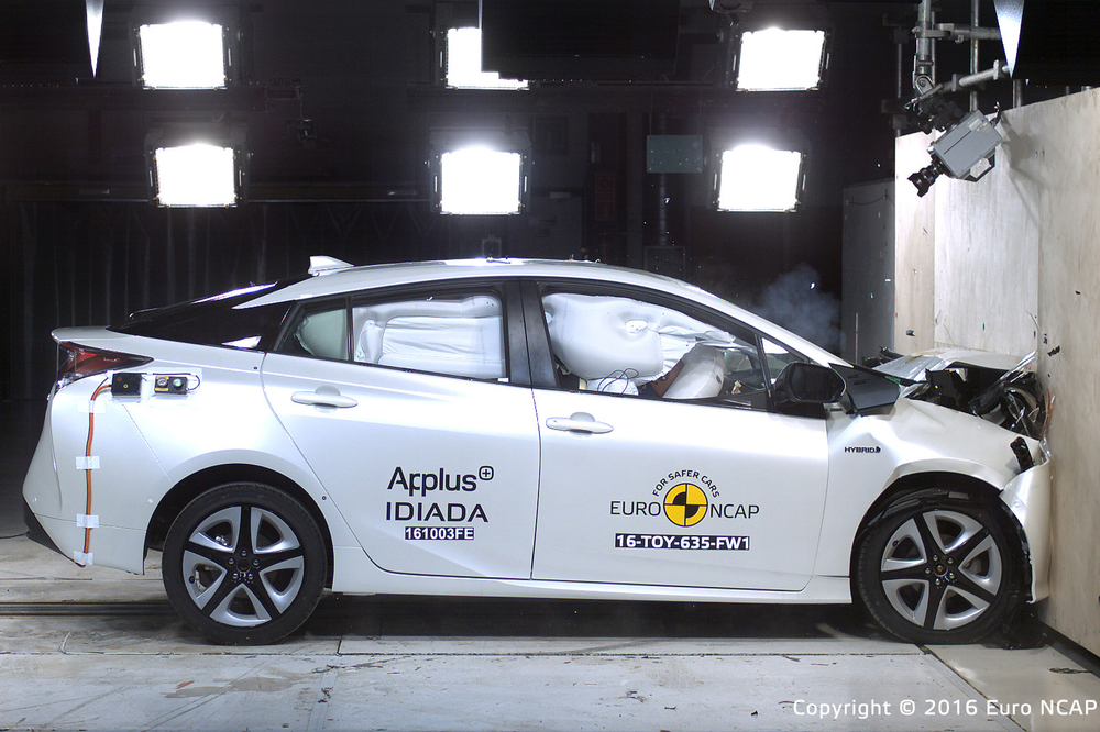 Toyota Prius - първият отличник от новите тестове на Euro NCAP