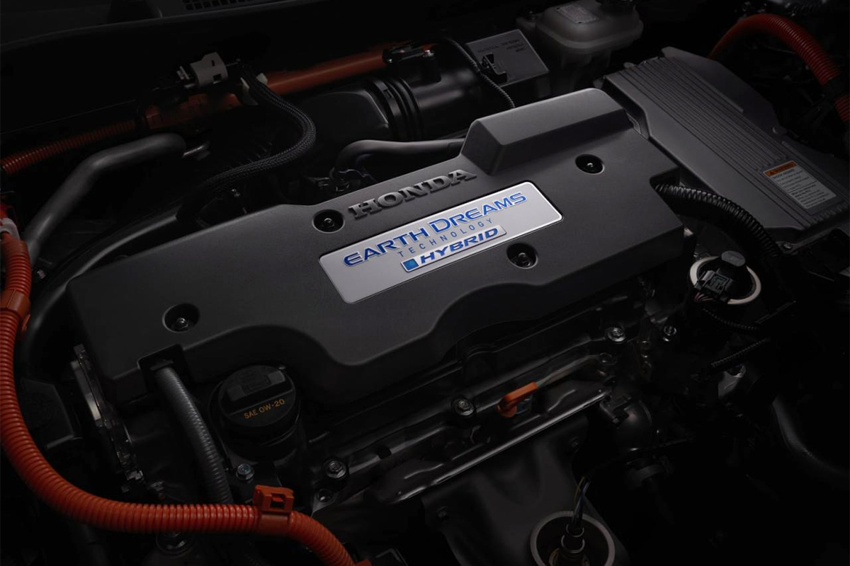 Обновената Honda Accord Hybrid харчи 4,9 л/100 км