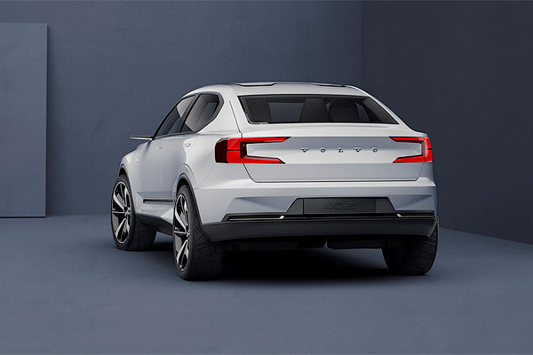 Volvo показа бъдещите XC40 и V40