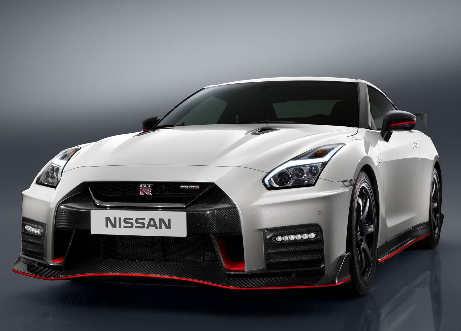 Обновеният Nissan GT-R получи версия Nismo