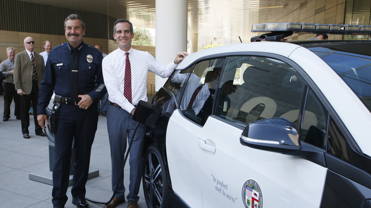 Полицията в САЩ избра BMW i3 пред Tesla