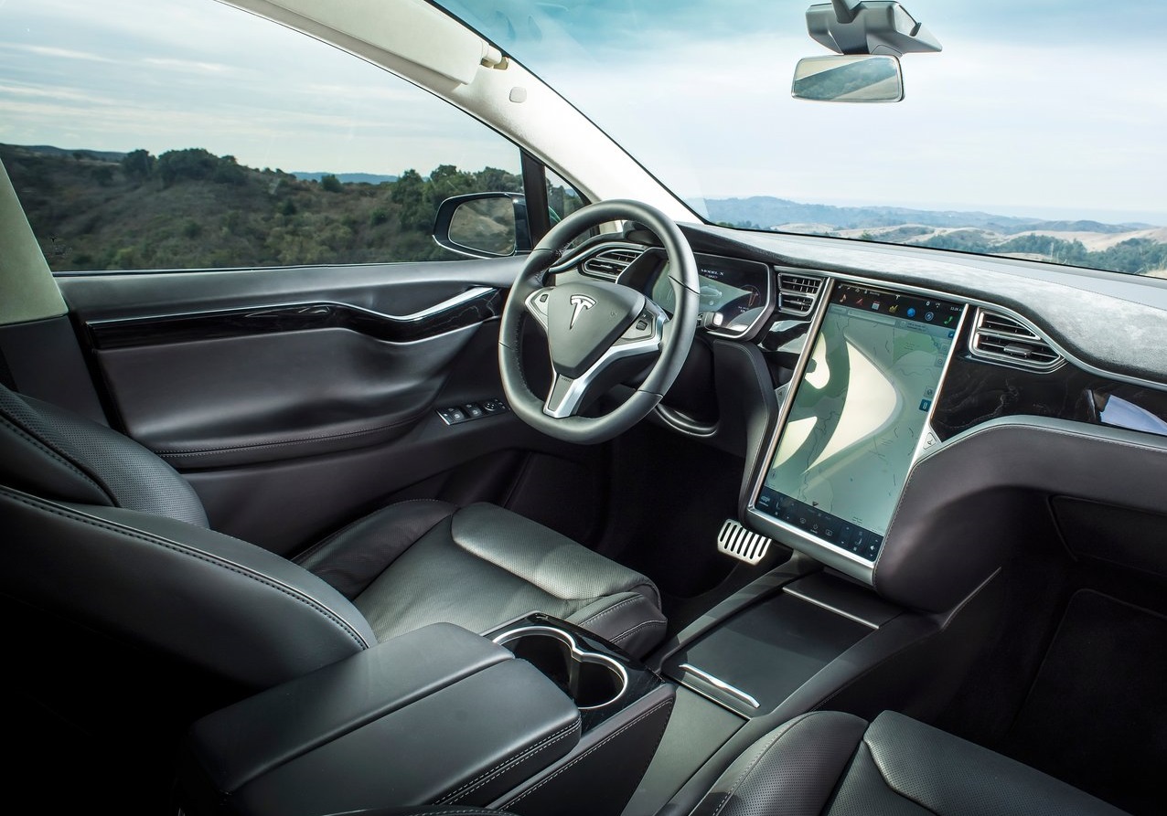 180 000 лева е цената на Tesla Model X в Европа