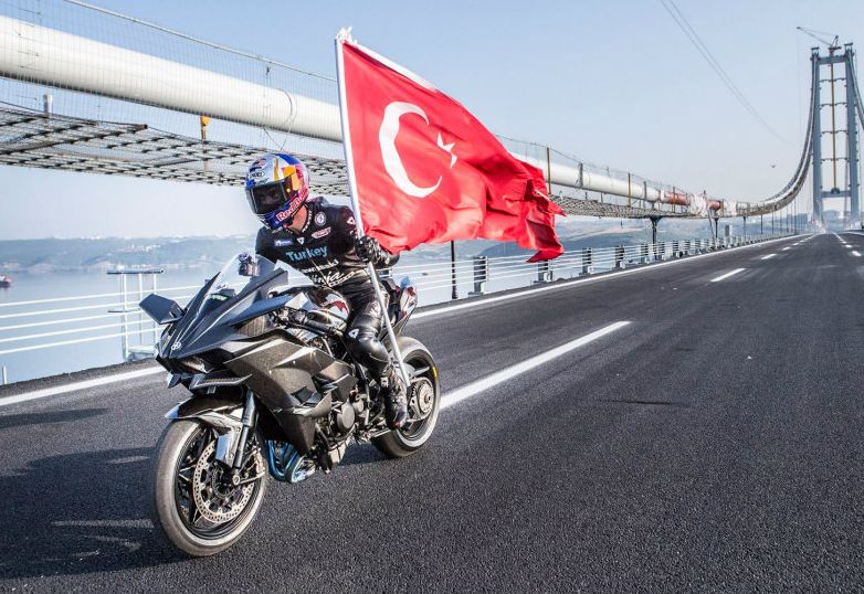 Турски мотоциклетист постави световен рекорд за скорост