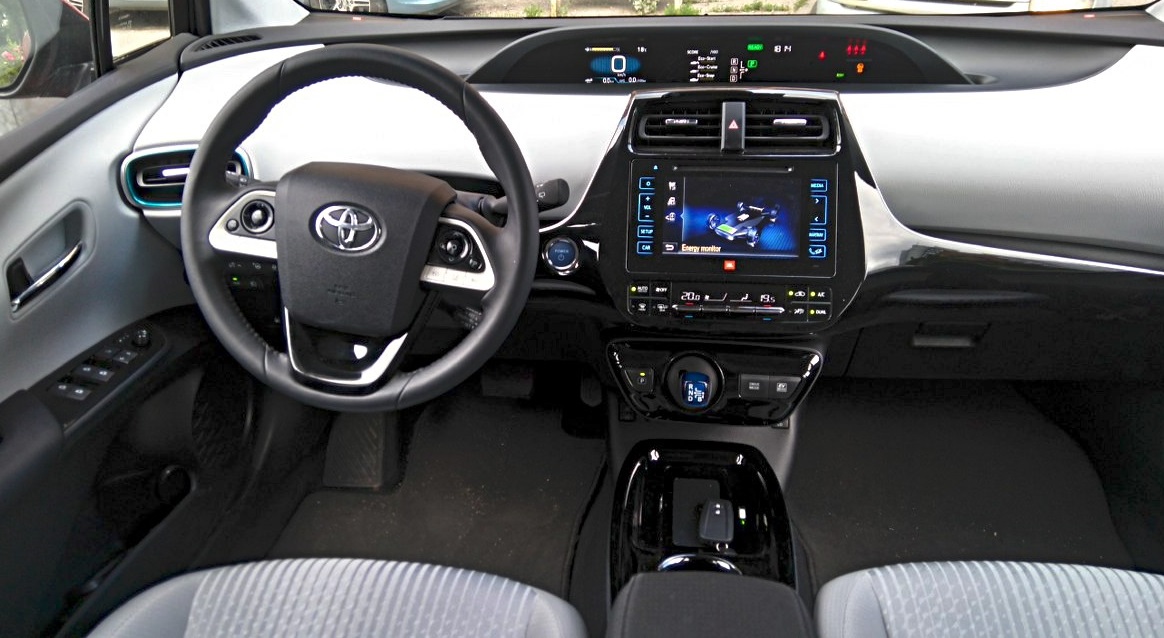 Новият Prius е шофьорска кола  