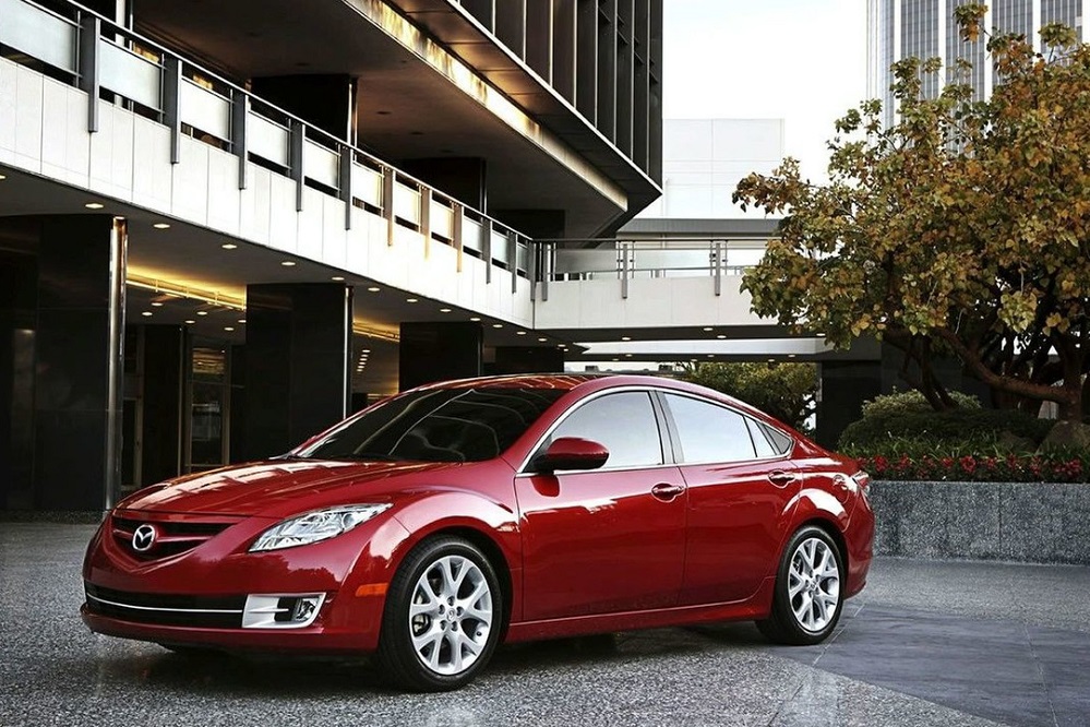 Еърбеци пращат старата Mazda6 в сервиза