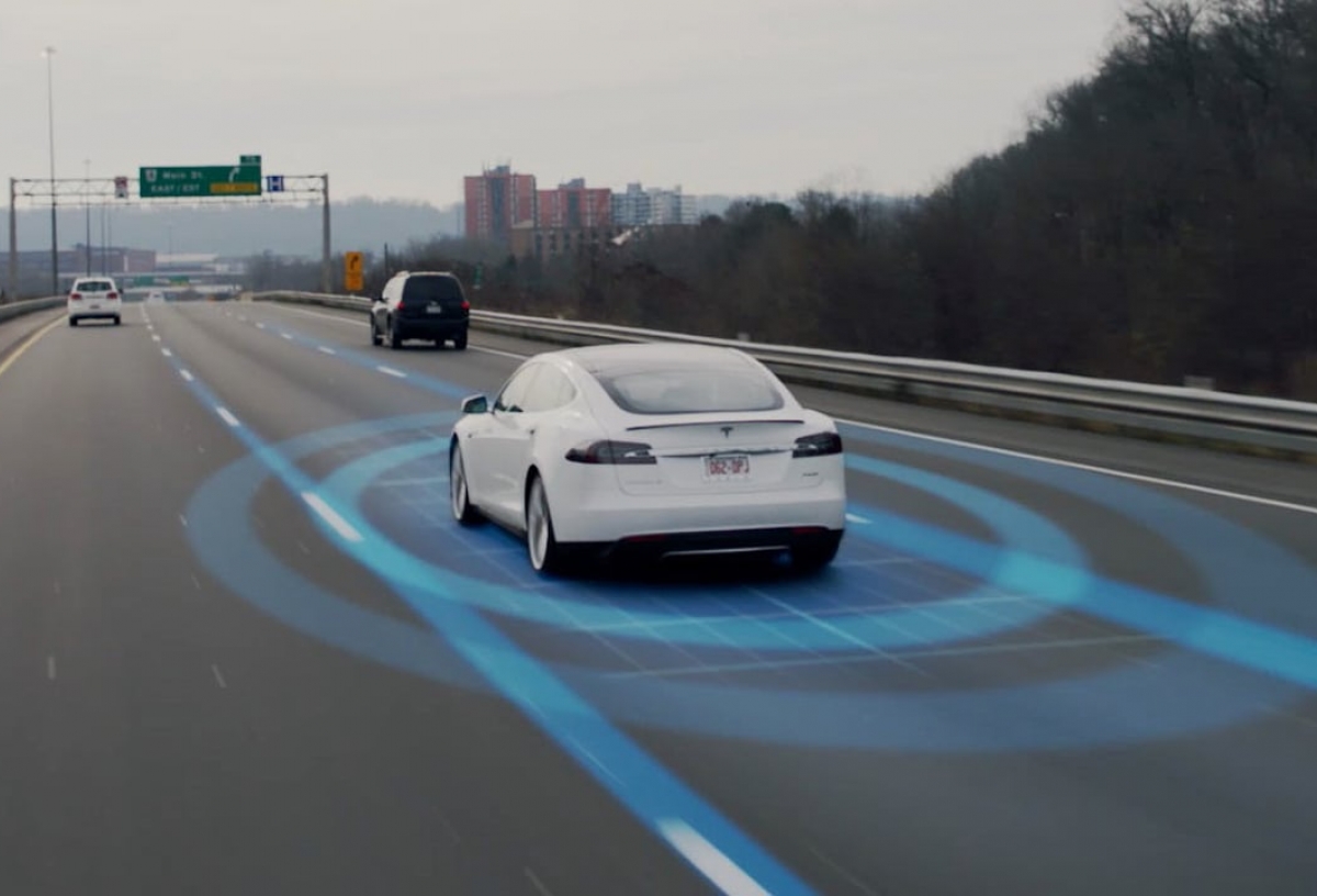 Германия забрани на Tesla да ползва термина „автопилот”