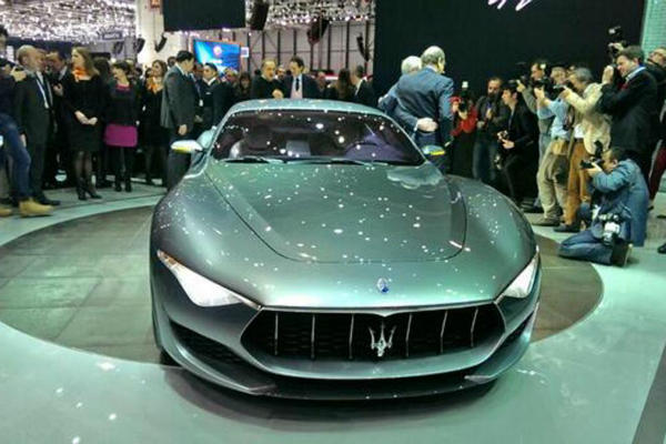 Електрическият Maserati Alfieri идва през 2020