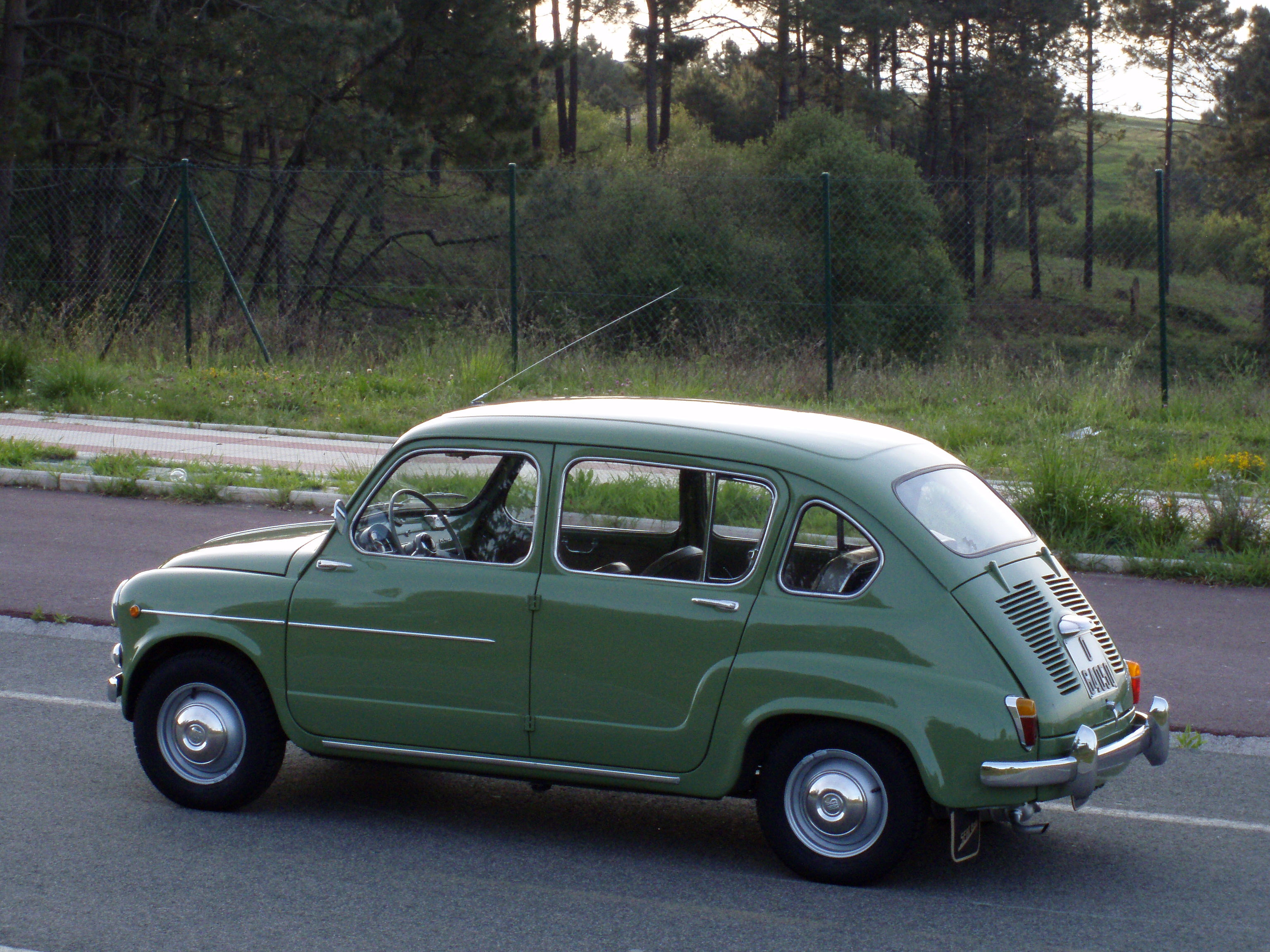 6 забравени седана със задно разположен двигател 6 забравени седана със задно разположен двигател