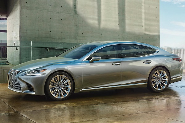 Суперлуксозният Lexus LS дебютира в Детройт
Суперлуксозният Lexus LS дебютира в Детройт