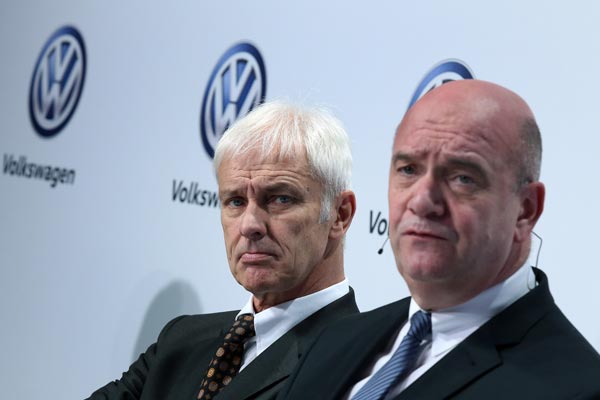Шефовете на VW посъветвани да не напускат Германия