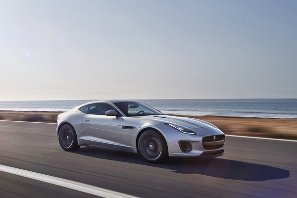 Jaguar обнови F-Type за новата година
