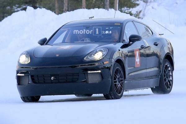 Porsche тества загадъчен модел