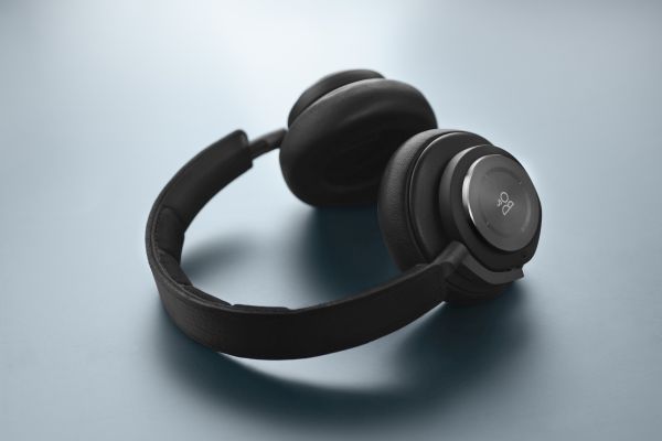 Най-новаторските слушалки на Bang&Olufsen - вече и в България