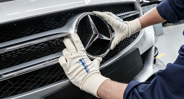 Daimler все пак ще строи завод в Русия