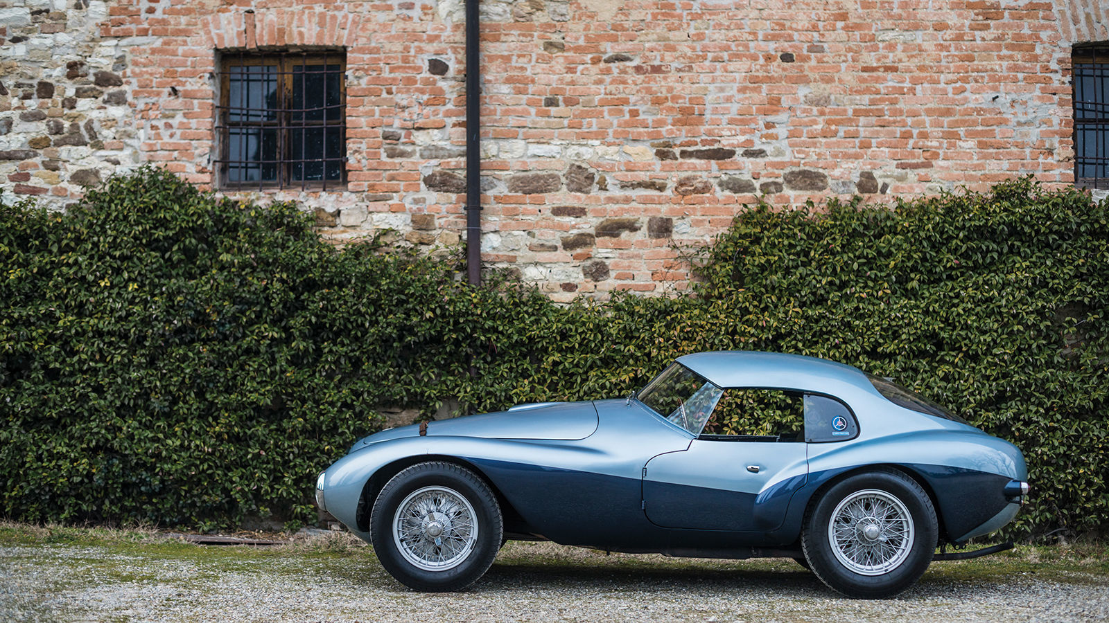 Най-странното Ferrari отива на търг
Най-странното Ferrari отива на търг