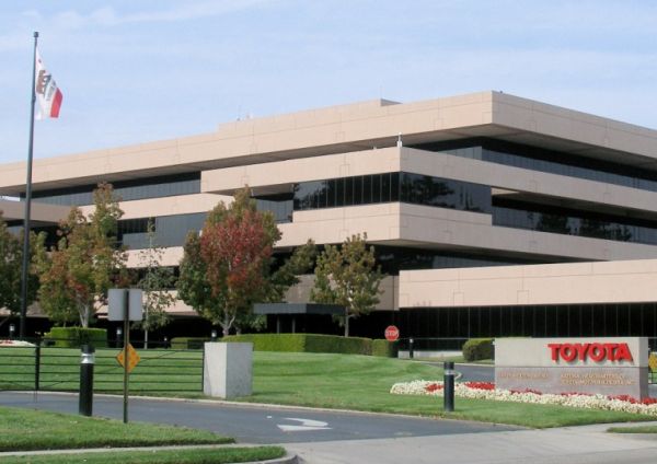 Toyota продава щаб-квартирата си в Калифорния