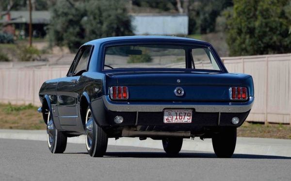 Първото купе Ford Mustang излиза на потресаваща цена