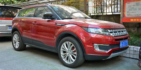 Land Rover поиска забрана на продажбите на китайските копия на моделите си