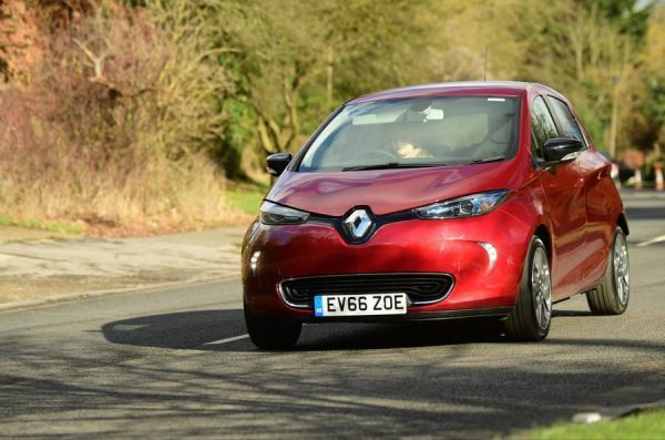 Renault ще зарежда електромобилите в движение