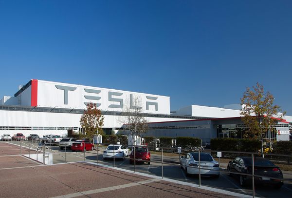 Заводът на Tesla е най-опасният в САЩ