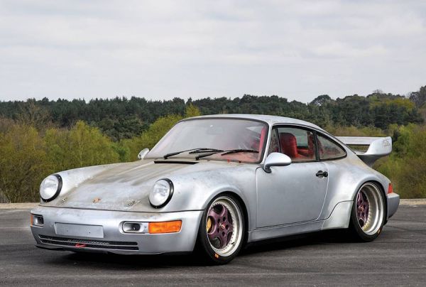Продадоха 24-годишно Porsche 911 за 2 млн. евро