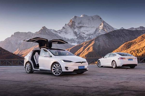 Tesla Model X не може да пробие на SUV пазара