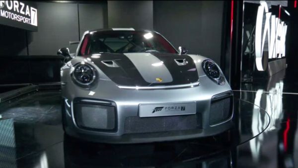 Porsche изненада с най-екстремното 911 в историята