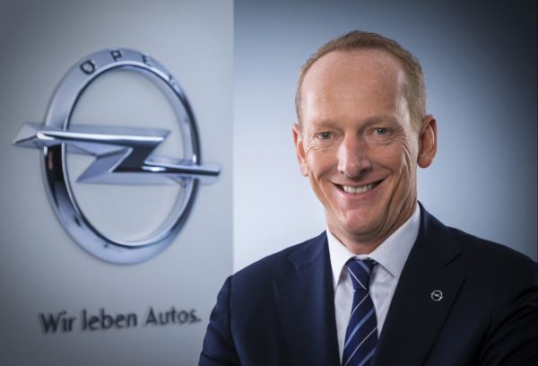 Opel потвърди раздялата с шефа си