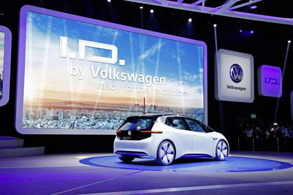 VW пуска по-евтин електромобил от Tesla Model 3