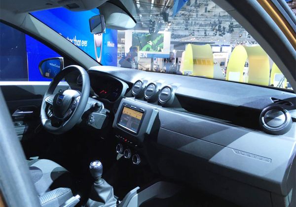 Новата Dacia Duster идва с изцяло променен салон и с много нови технологии