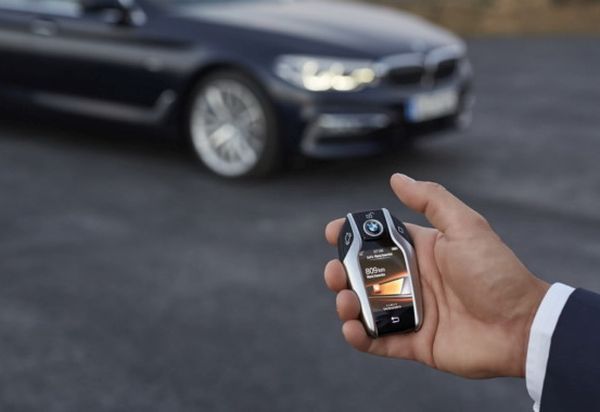 Бъдещето настъпва – BMW сменя ключ със смартфон