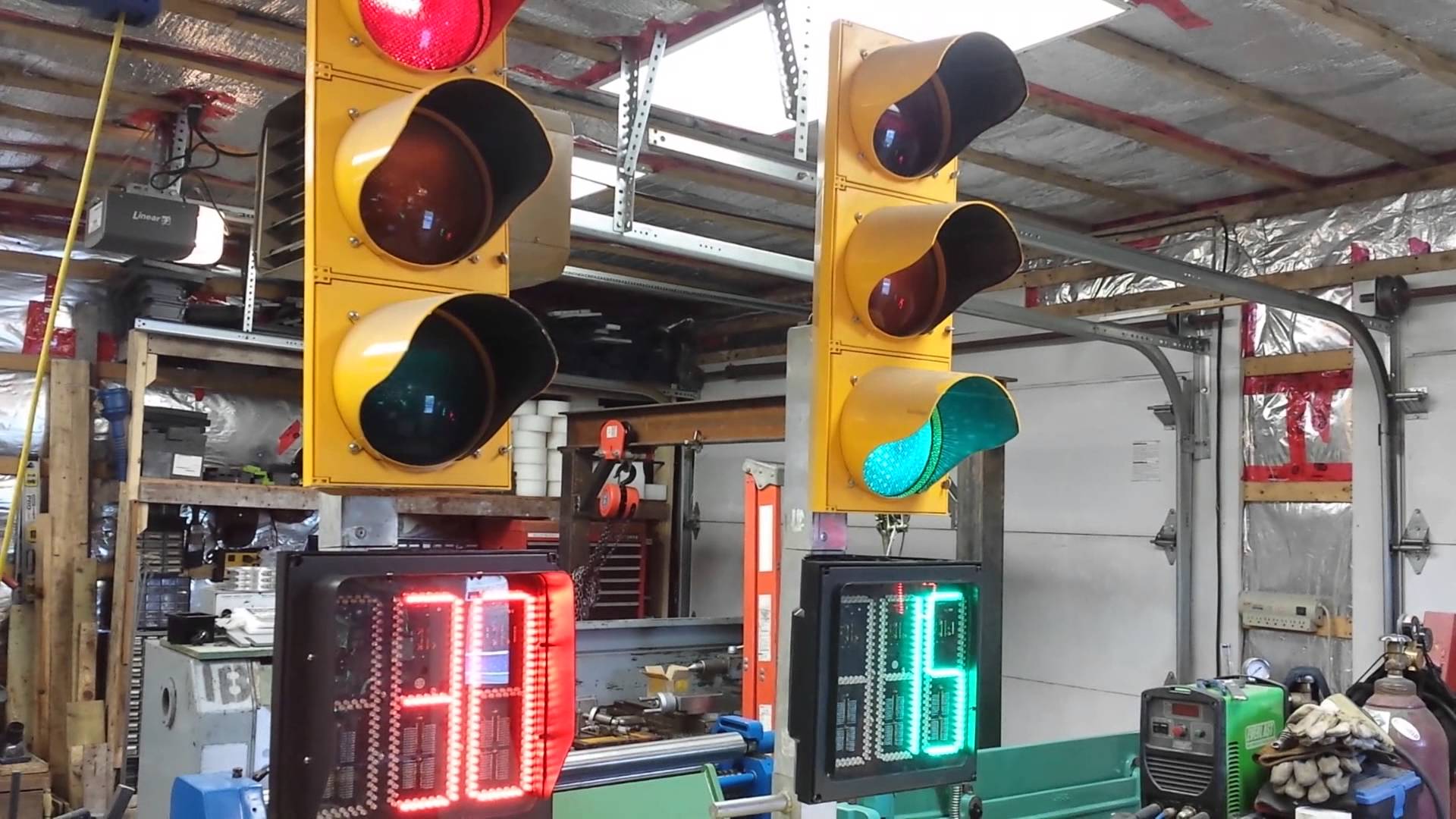 Цветната история на светофара