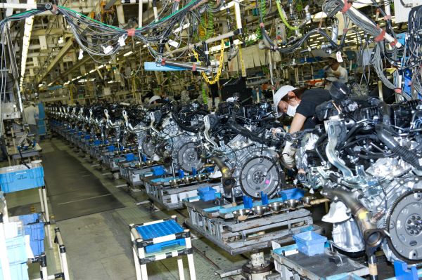 Обиски в заводите на Nissan заради проблеми с качеството