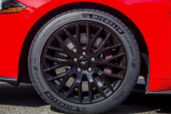 Ford обещава най-динамичния Mustang GT в историята