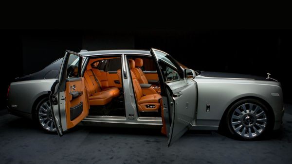 Най-луксозният автомобил в света минава на ток