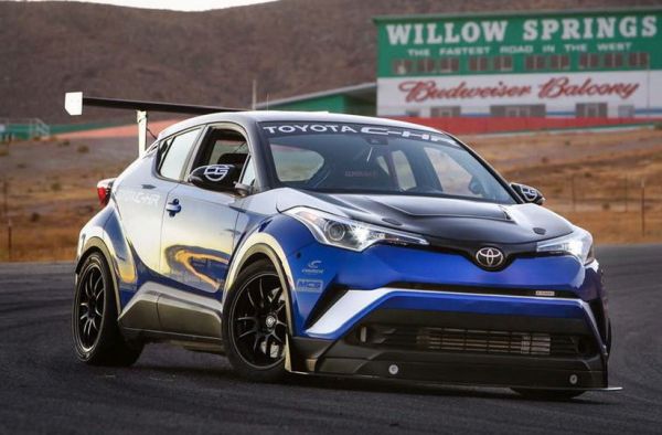 Доработена Toyota C-HR ще събаря рекорда на „Нюрбургринг” (ВИДЕО)