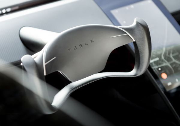 Новата Tesla Roadster: 10 000 Нм, ускорение до 96 км/ч за 1,9 секунди и цена от минимум 200 000 долара(ВИДЕО)