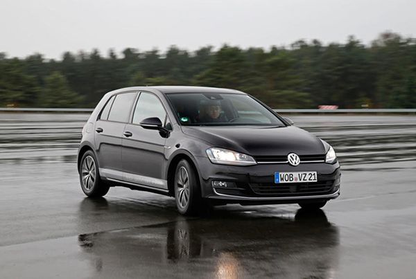 Volkswagen готви напълно нова хибридна система за Golf