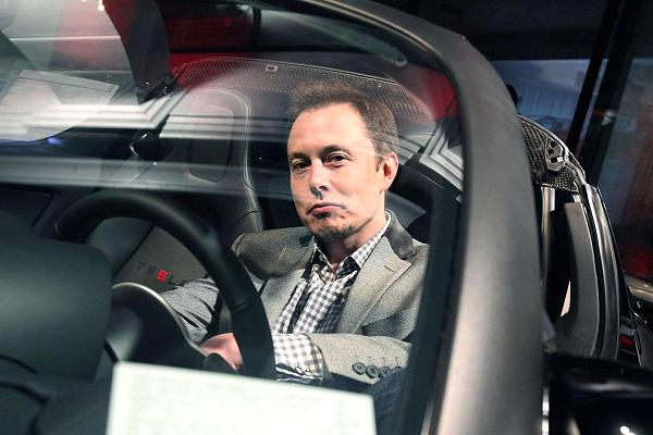 Ще напусне ли Мъск Tesla?