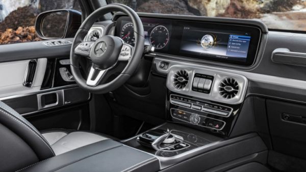 Mercedes разсекрети интериора на новата G-Class