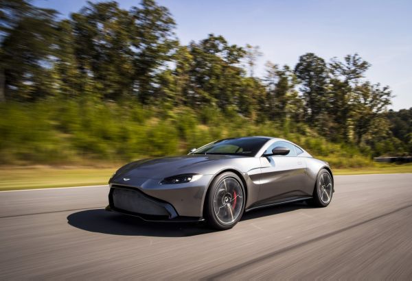 Aston Martin ще предложи Vantage с V12 мотор