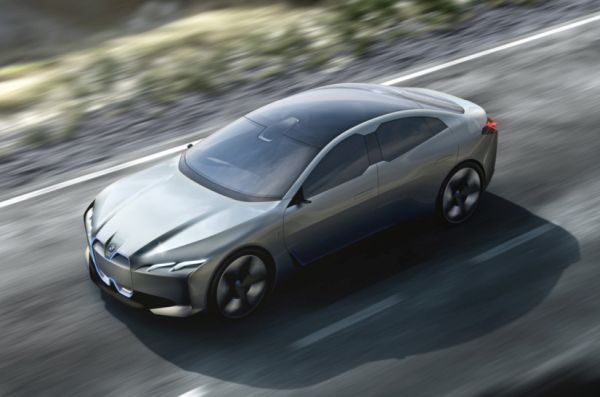 BMW ще е готов с конкурент на Tesla през 2021 г.