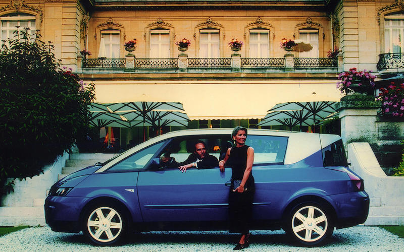 Разкошният провал на Renault Avantime Разкошният провал на Renault Avantime