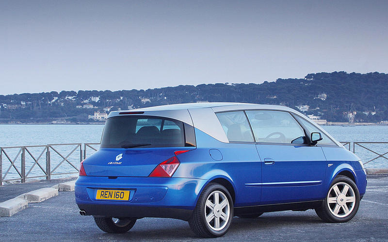 Разкошният провал на Renault Avantime Разкошният провал на Renault Avantime